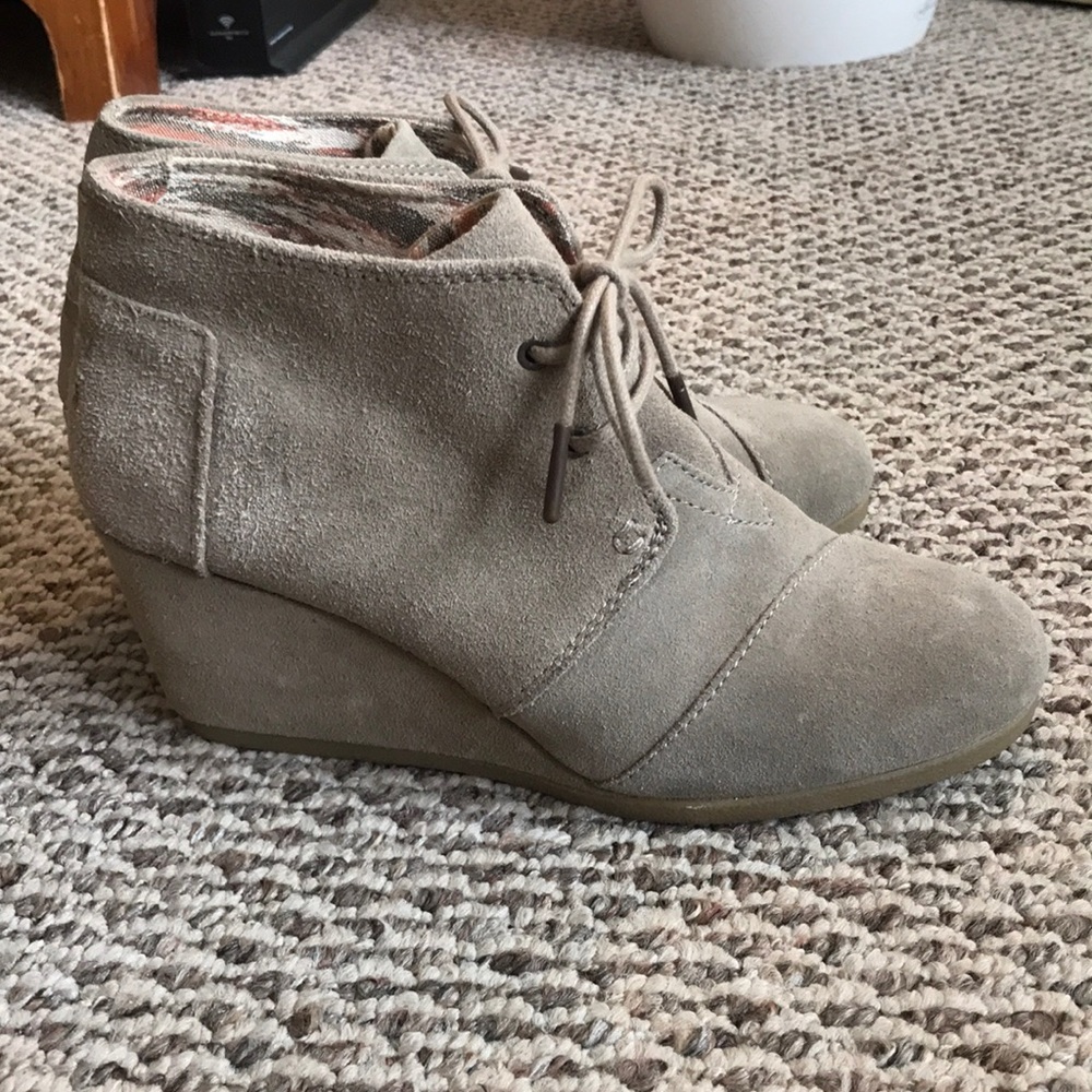 Toms wedge booties